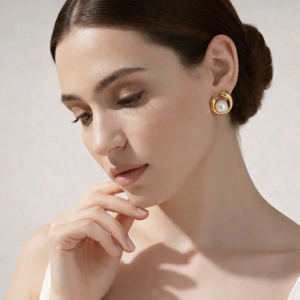 18K Gold Plated Stainless Steel Swirl Pearl Earrings Hypoallergenic Modern Studs